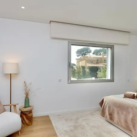 Villa Barinel By Cleverdetails Located In A Quiet And Privileged Area Of Vilamoura