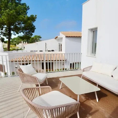 Villa Barinel By Cleverdetails Located In A Quiet And Privileged Area Of *